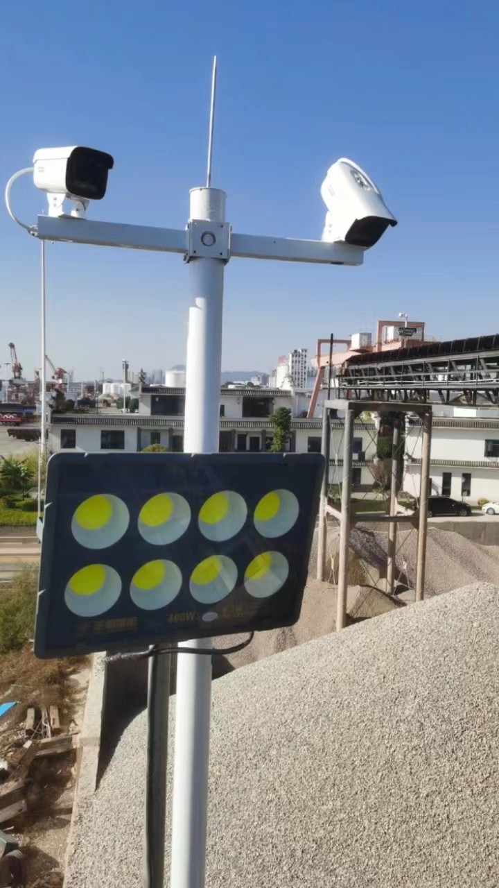 户外高空监控摄像头安装图